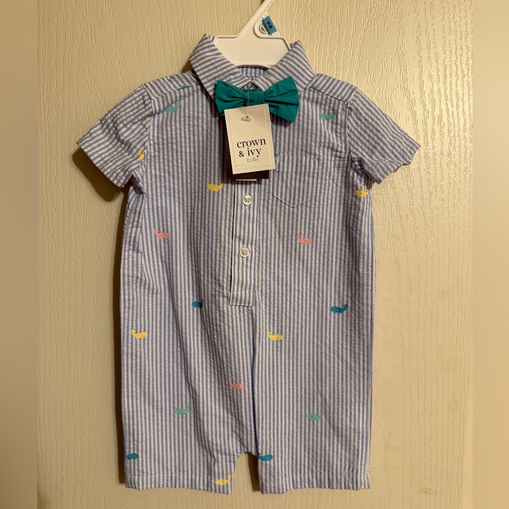 Crown and Ivy seersucker romper with bow tie

6 mo NWT